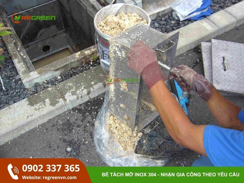 vệ sinh bể tách mỡ