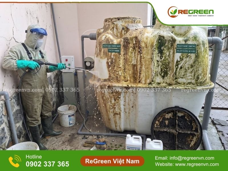 Cách vệ sinh bồn composite bị cặn bám lâu ngày