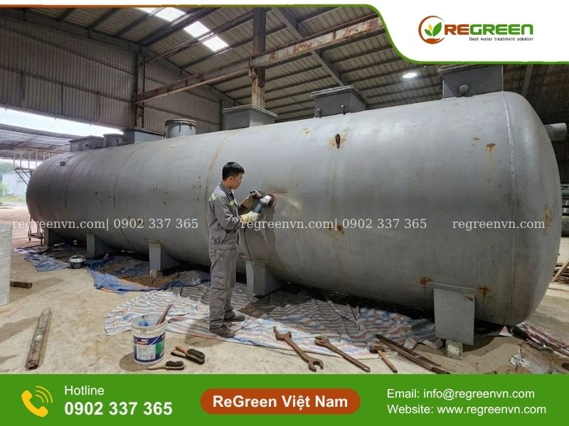 làm sạch bể composite